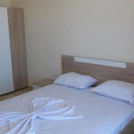 Goldenseaview Apartment