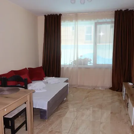 Goldenseaview Apartment